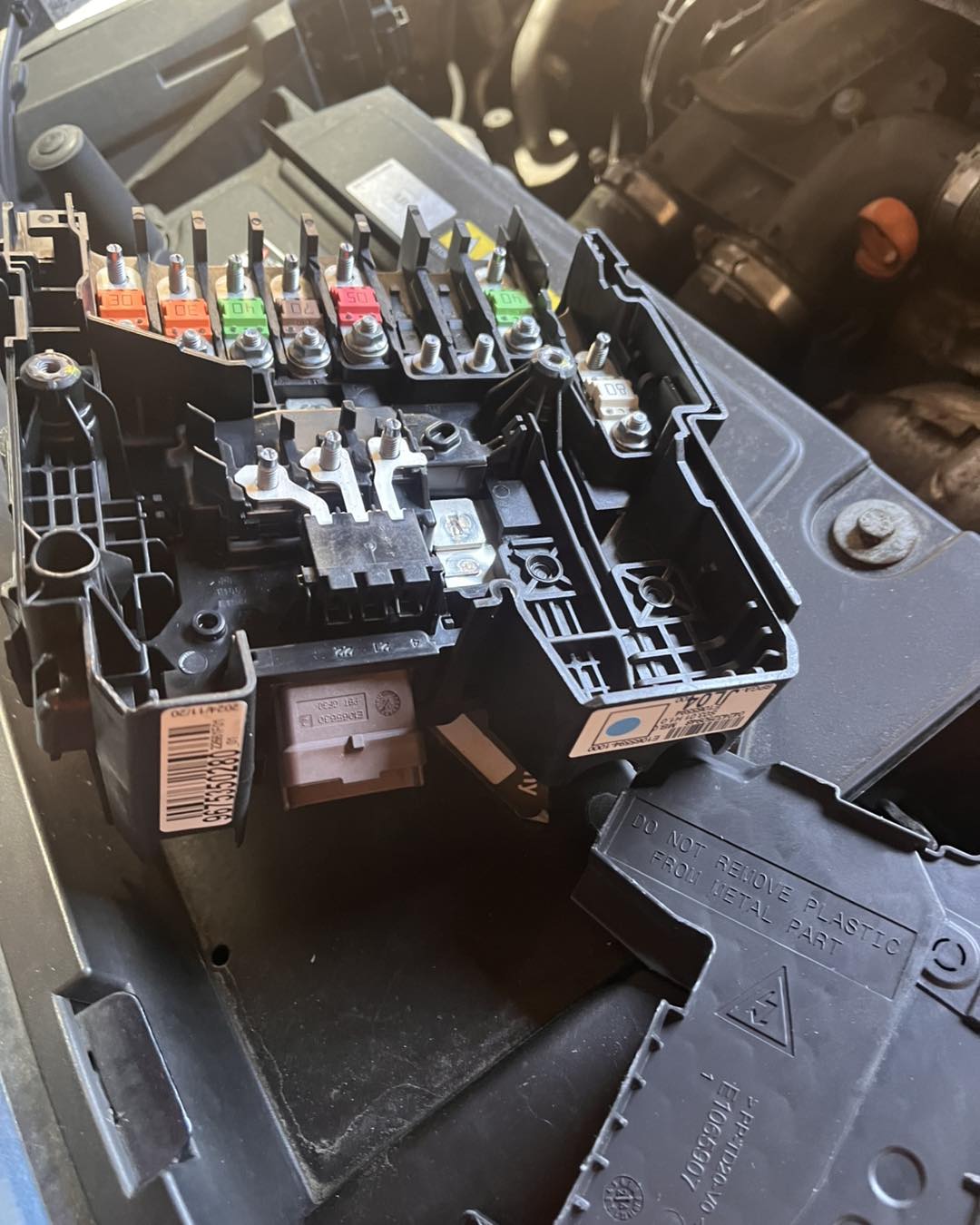 Reparații sisteme electrice și electronice auto profesionale la DasWerkstatt Brașov