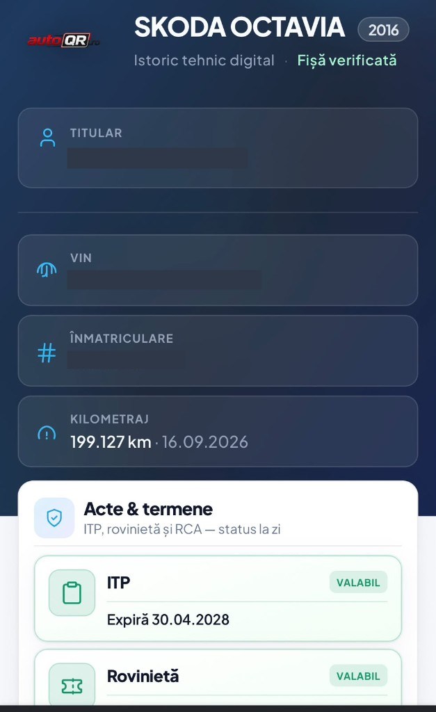 Exemplu de istoric AutoQR, cu numele, VIN-ul și numărul acoperite